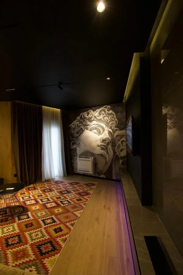 King'S Apartment كورتشي